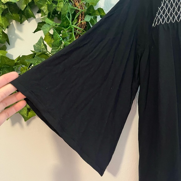 Classy Black Blouse 💕 - Picture 3 of 4